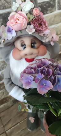 Skřítek šedý 
